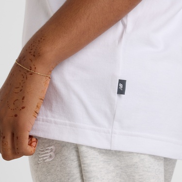  New Balance WT43556 Kadın Beyaz T-Shirt