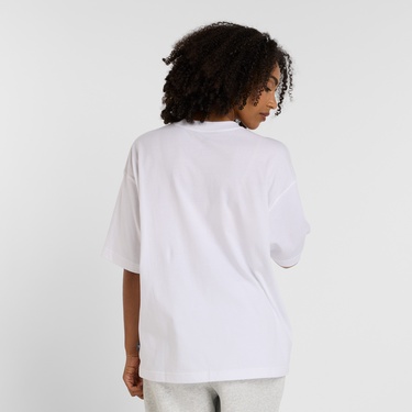  New Balance WT43556 Kadın Beyaz T-Shirt