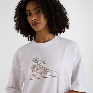  New Balance WT43556 Kadın Beyaz T-Shirt