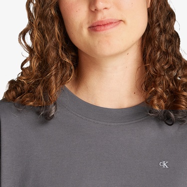  Calvin Klein Kadın Gri T-Shirt