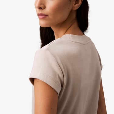  Calvin Klein Monogram Kadın Bej T-Shirt