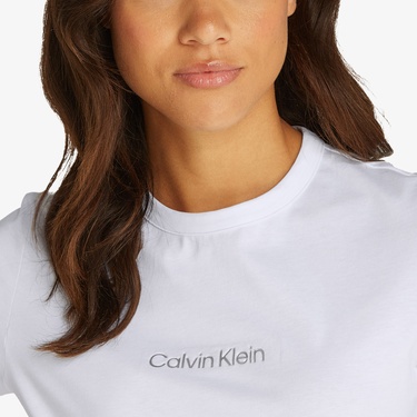  Calvin Klein Kadın Beyaz T-Shirt