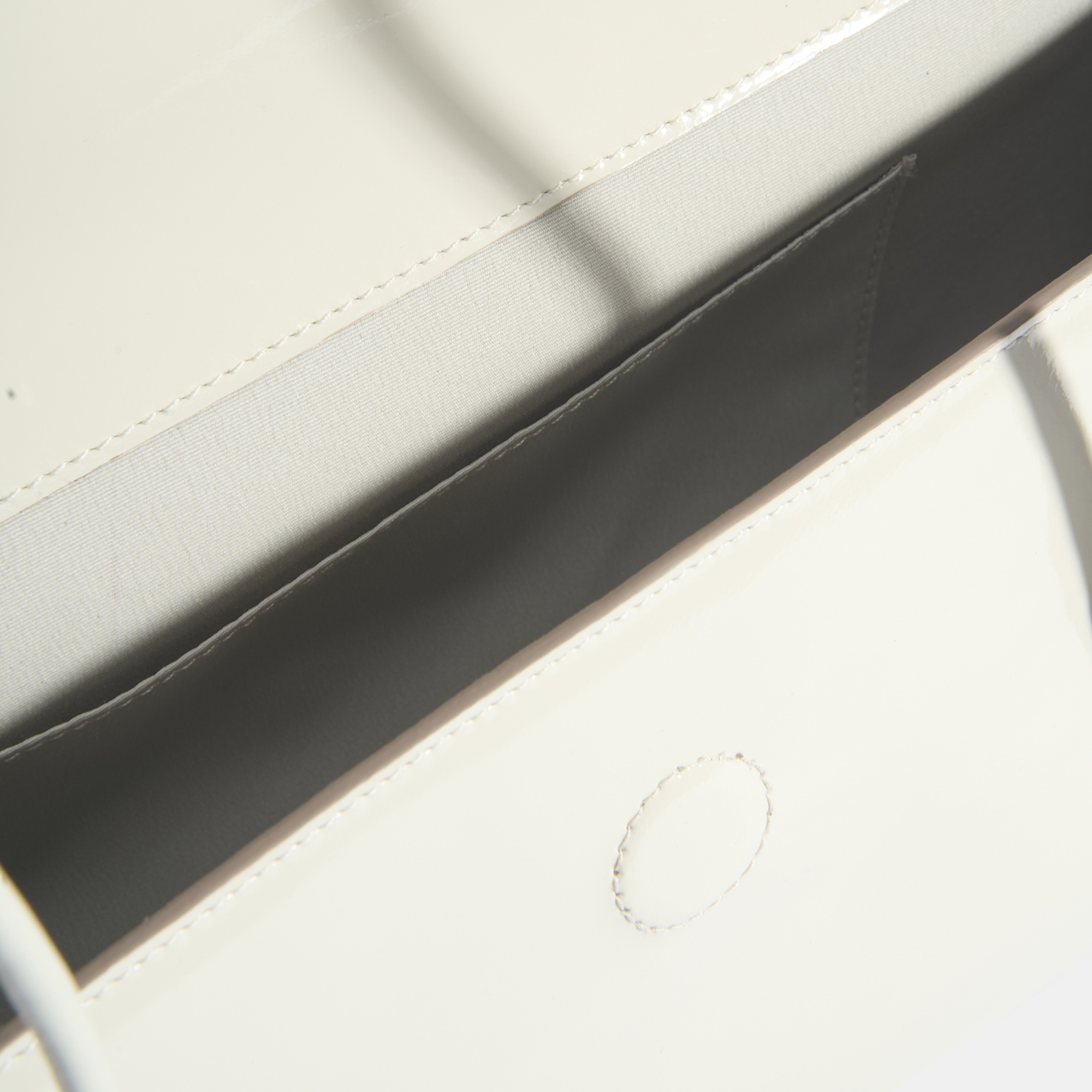 Bej Kadın Yaprak Detaylı Deri Omuz Çantası