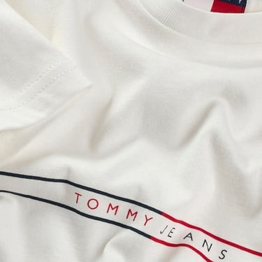  Tommy Jeans Slim Entry Graphic Ext Erkek Beyaz T-Shirt