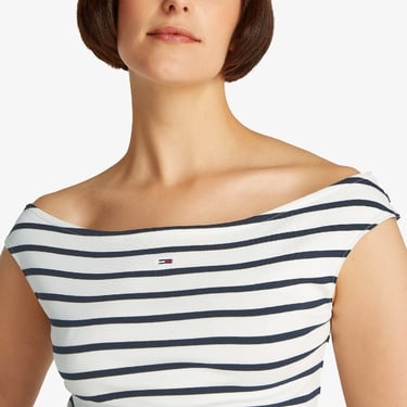  Tommy Jeans Boat Neck Kadın Beyaz T-Shirt