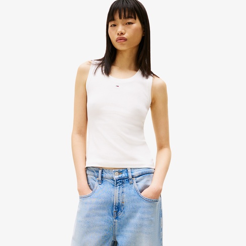  Tommy Hilfiger Denim Essentials Kadın Beyaz T-Shirt