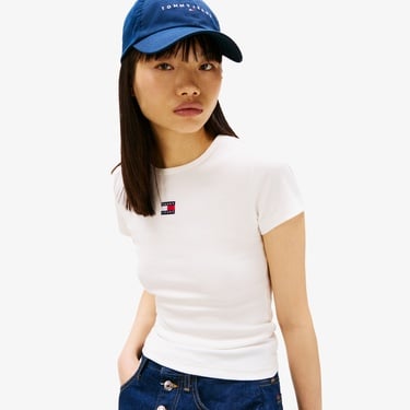  Tommy Hilfiger Badge Kadın Beyaz T-Shirt