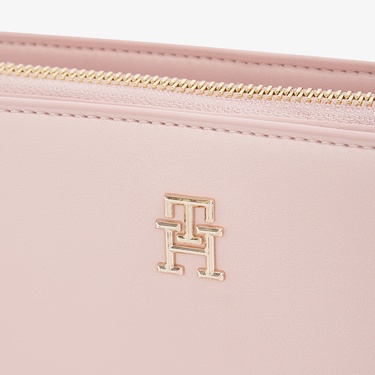  Tommy Hilfiger Logotape Kadın Pembe El Çantası