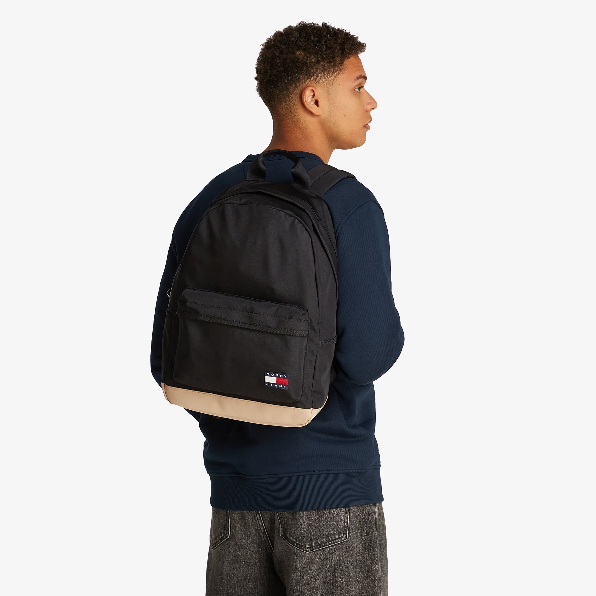 Tommy Hilfiger Ess Daily Dome Erkek Siyah Sırt Çantası