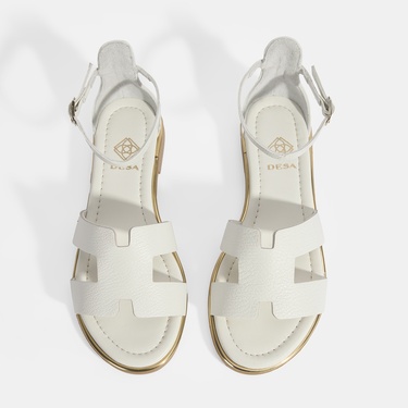  Kadın Beyaz Ayarlanabilir Tokalı Deri Sandalet