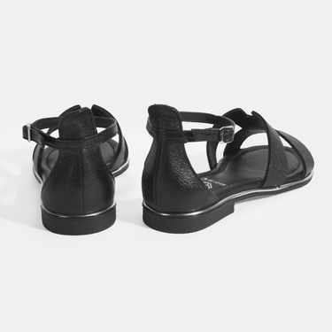  Kadın Siyah Ayarlanabilir Tokalı Deri Sandalet