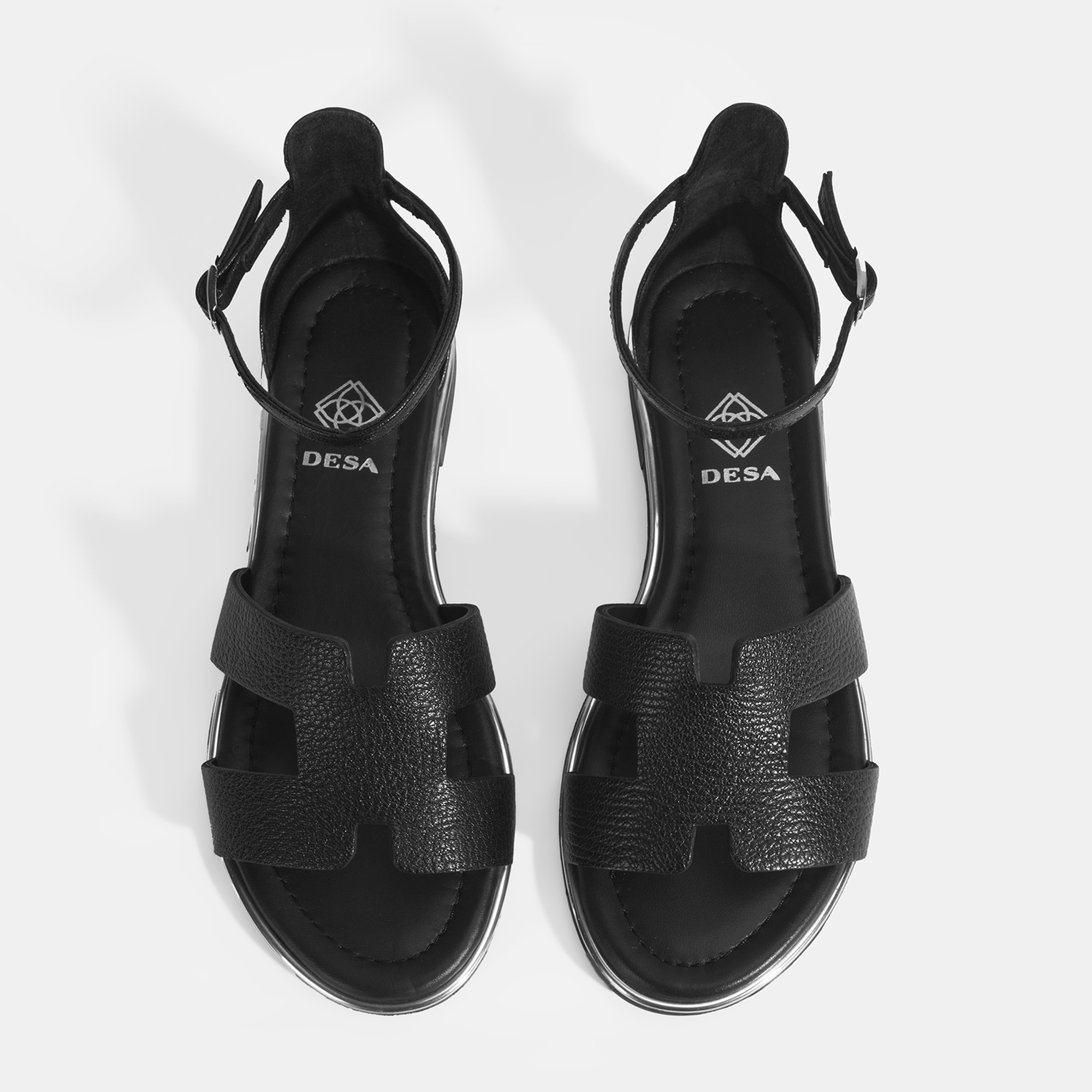 Kadın Siyah Ayarlanabilir Tokalı Deri Sandalet