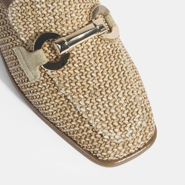  Kadın Bej Metal Aksesuarlı Hasır Terlik