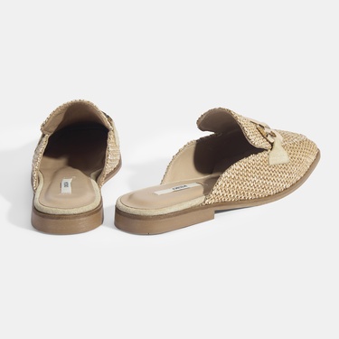  Kadın Bej Metal Aksesuarlı Hasır Terlik