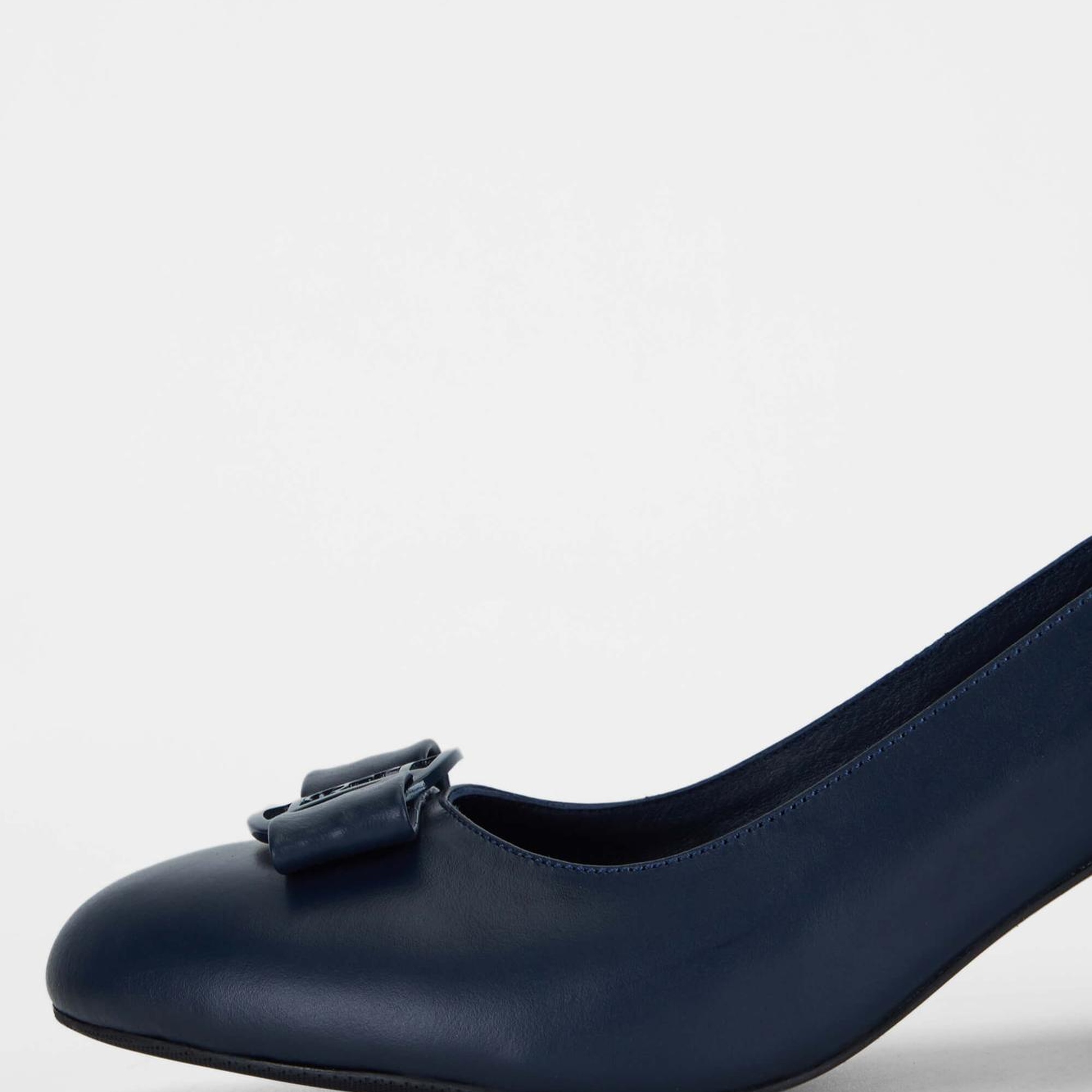 Tamer Tanca Kadın Hakiki Deri Lacivert Topuklu Ayakkabı