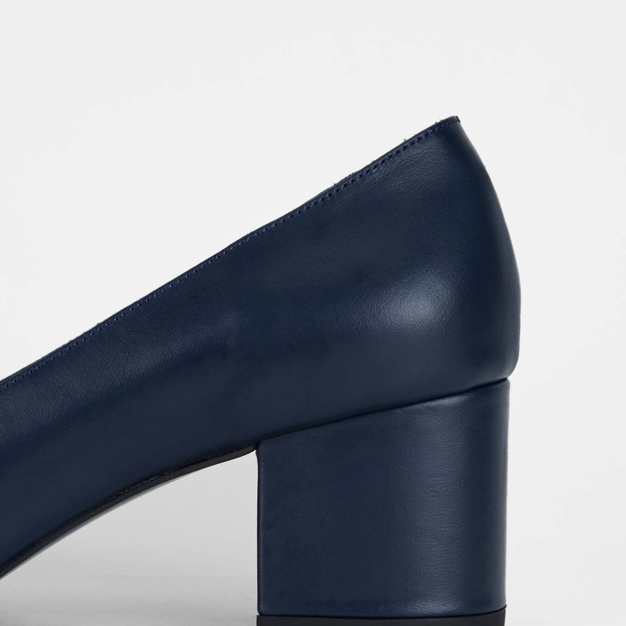 Tamer Tanca Kadın Hakiki Deri Lacivert Topuklu Ayakkabı