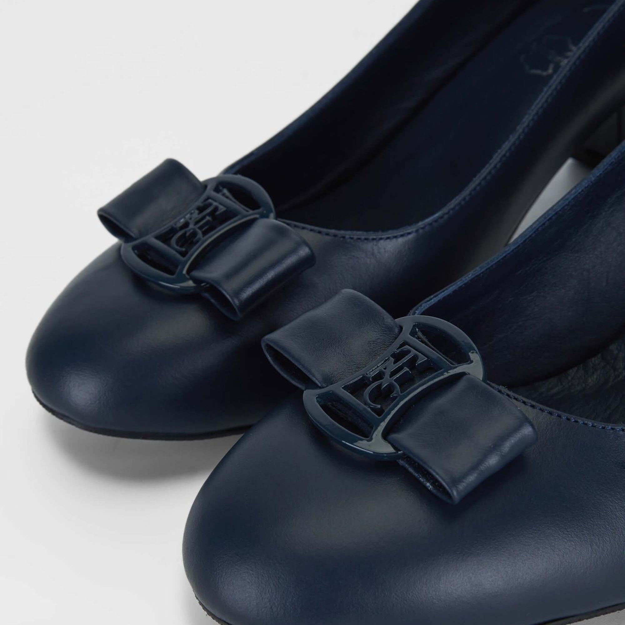 Tamer Tanca Kadın Hakiki Deri Lacivert Topuklu Ayakkabı