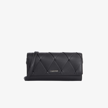  Calvin Klein Kadın Siyah Çapraz Çanta