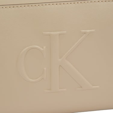  Calvin Klein Sculpted Ew Camera 20 Kadın Bej El Çantası