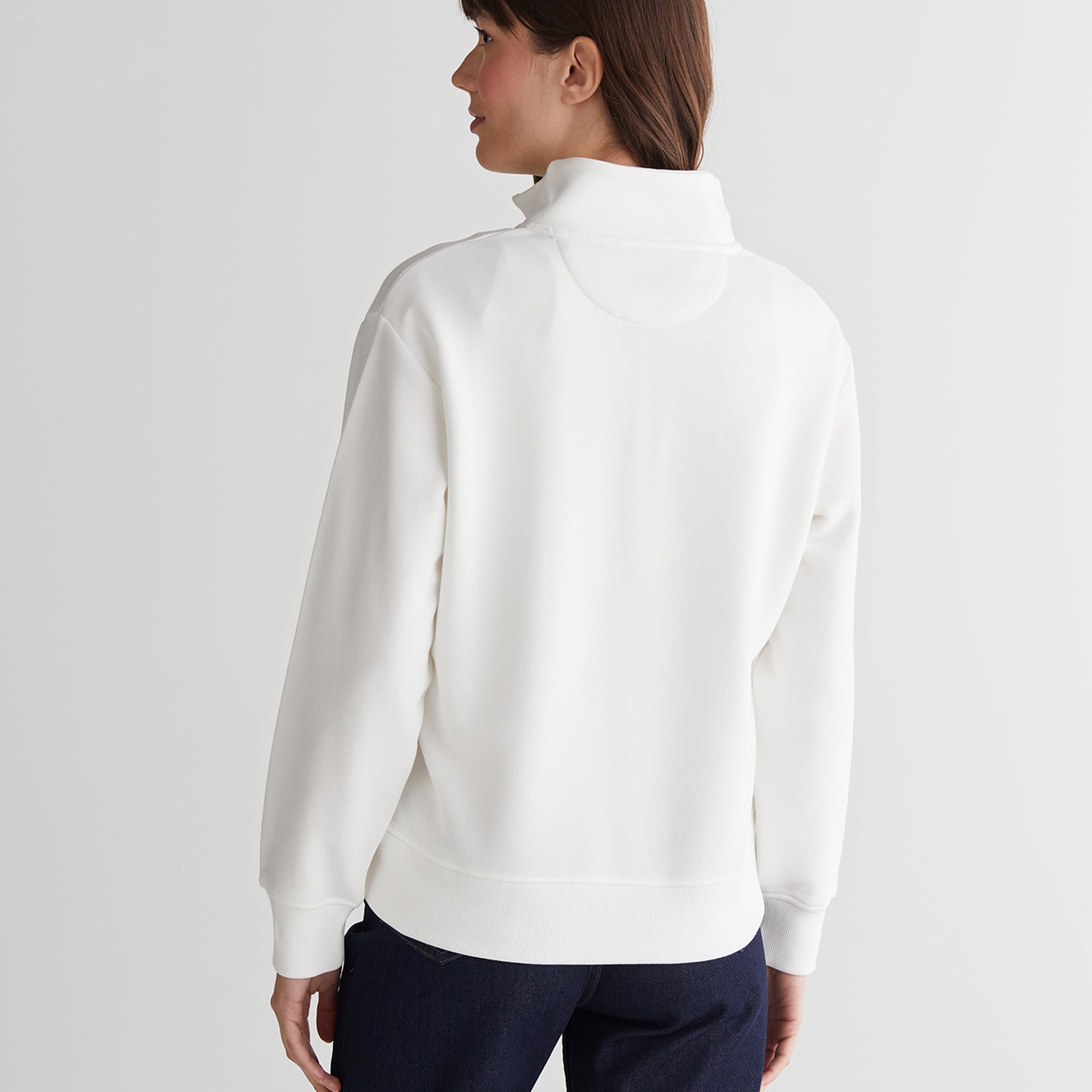 GANT Kadın Beyaz Relaxed Fit Yarım Fermuarlı Sweatshirt