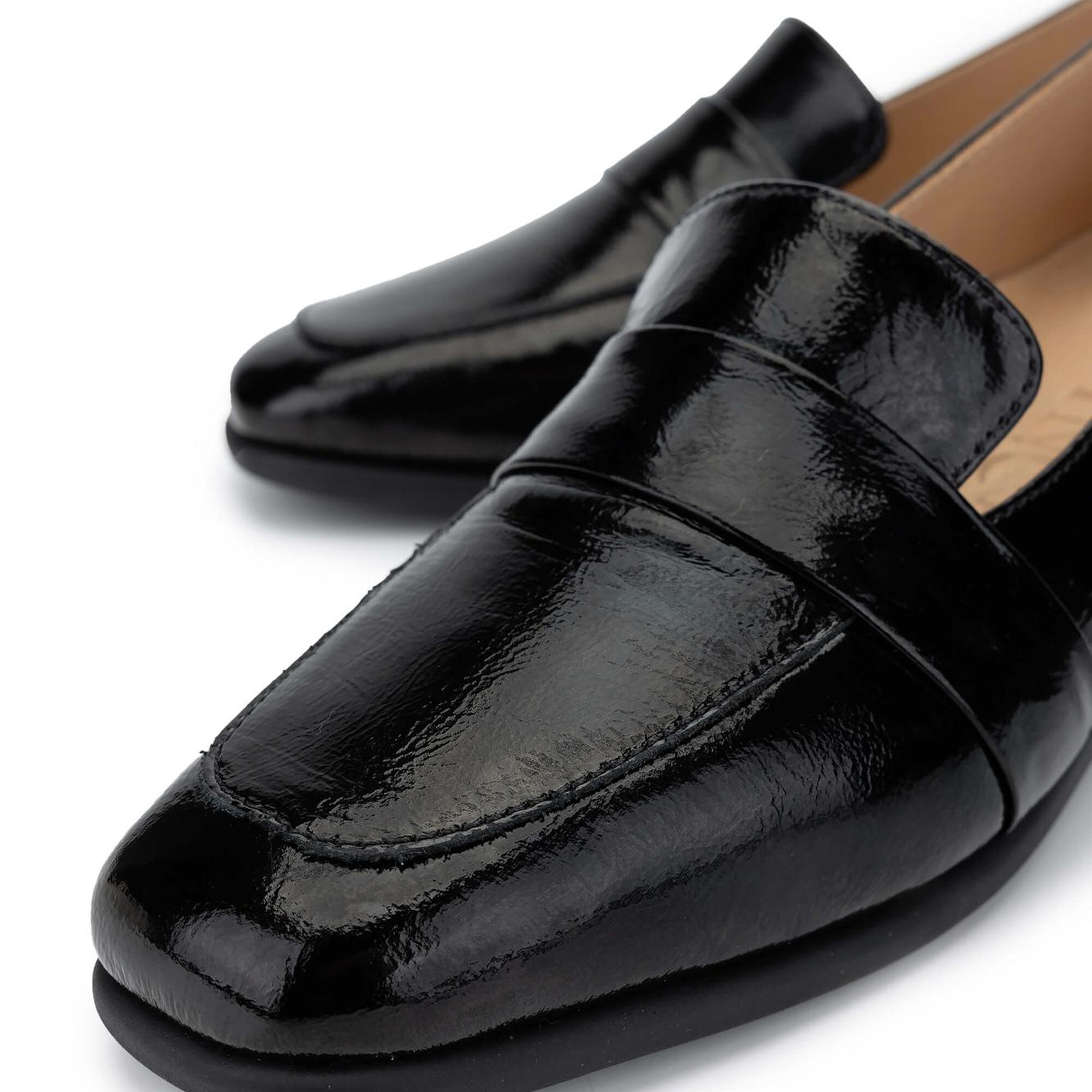 Tamer Tanca Kadın Hakiki Deri Siyah Rugan Topuklu Ayakkabı