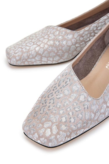  Tamer Tanca Kadın Hakiki Deri Lame Baskılı Topuklu Ayakkabı