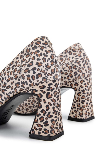  Tamer Tanca Kadın Hakiki Deri Leopar Topuklu Ayakkabı