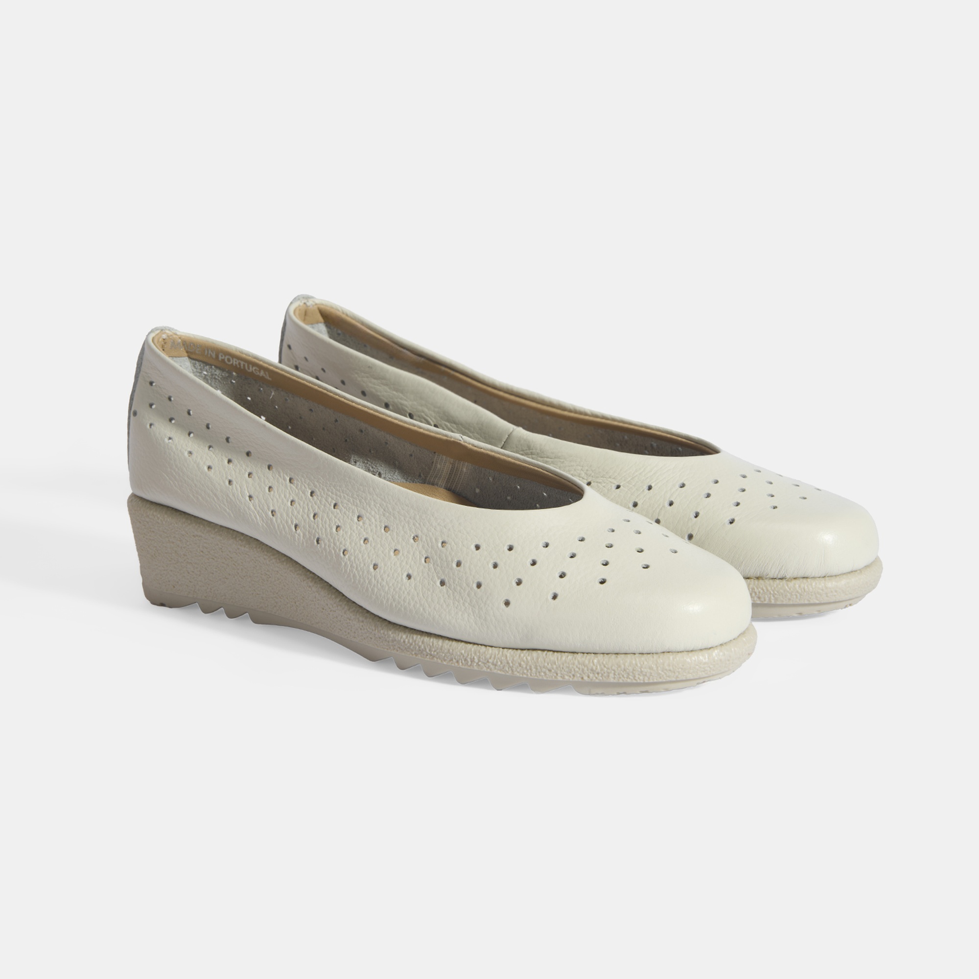Kadın Beyaz Perforeli DesaComfort Günlük Ayakkabı