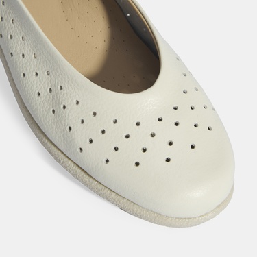  Kadın Beyaz Perforeli DesaComfort Günlük Ayakkabı