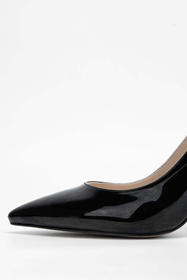  Tamer Tanca Kadın Vegan Siyah Rugan Stiletto Ayakkabı