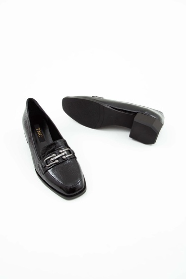  Tamer Tanca Kadın Hakiki Deri Siyah Rugan Loafer Ayakkabı