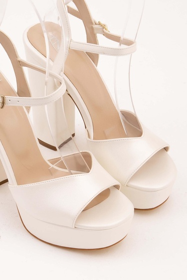  Tamer Tanca Kadın Vegan Beyaz Sedef Abiye Ayakkabı