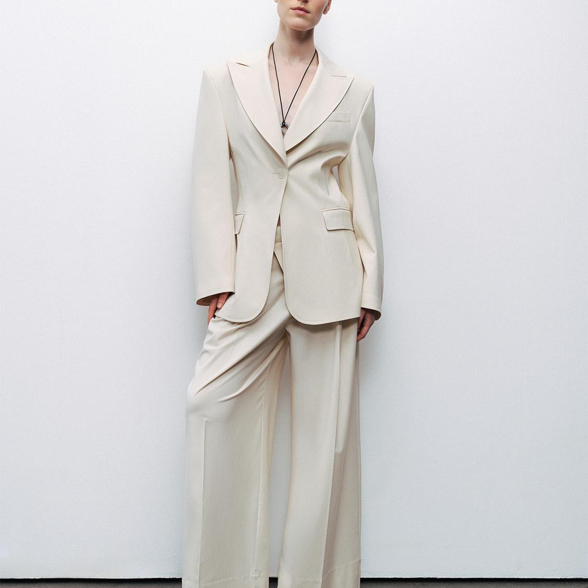 Asimetrik Pat Detaylı Pantolon