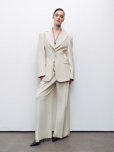  Asimetrik Pat Detaylı Pantolon