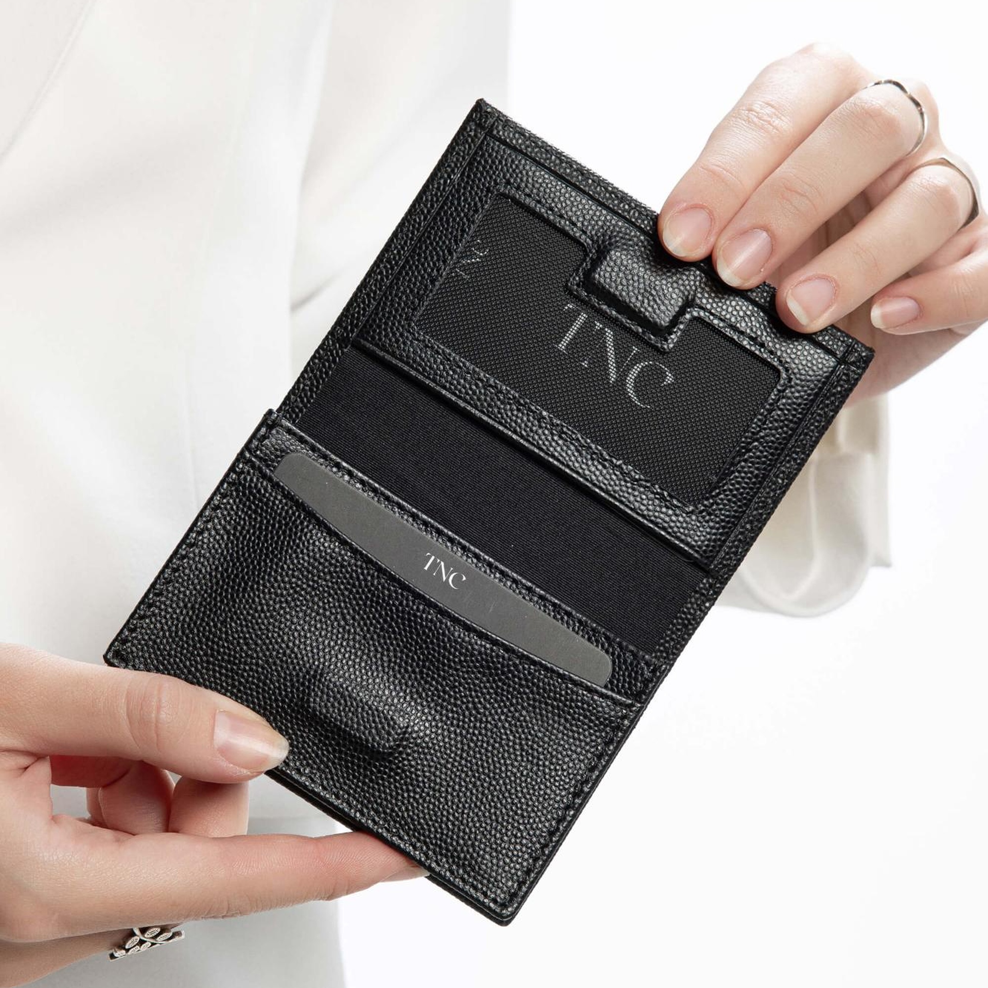 Tamer Tanca Kadın Hakiki Deri Siyah Havyar Kartlık