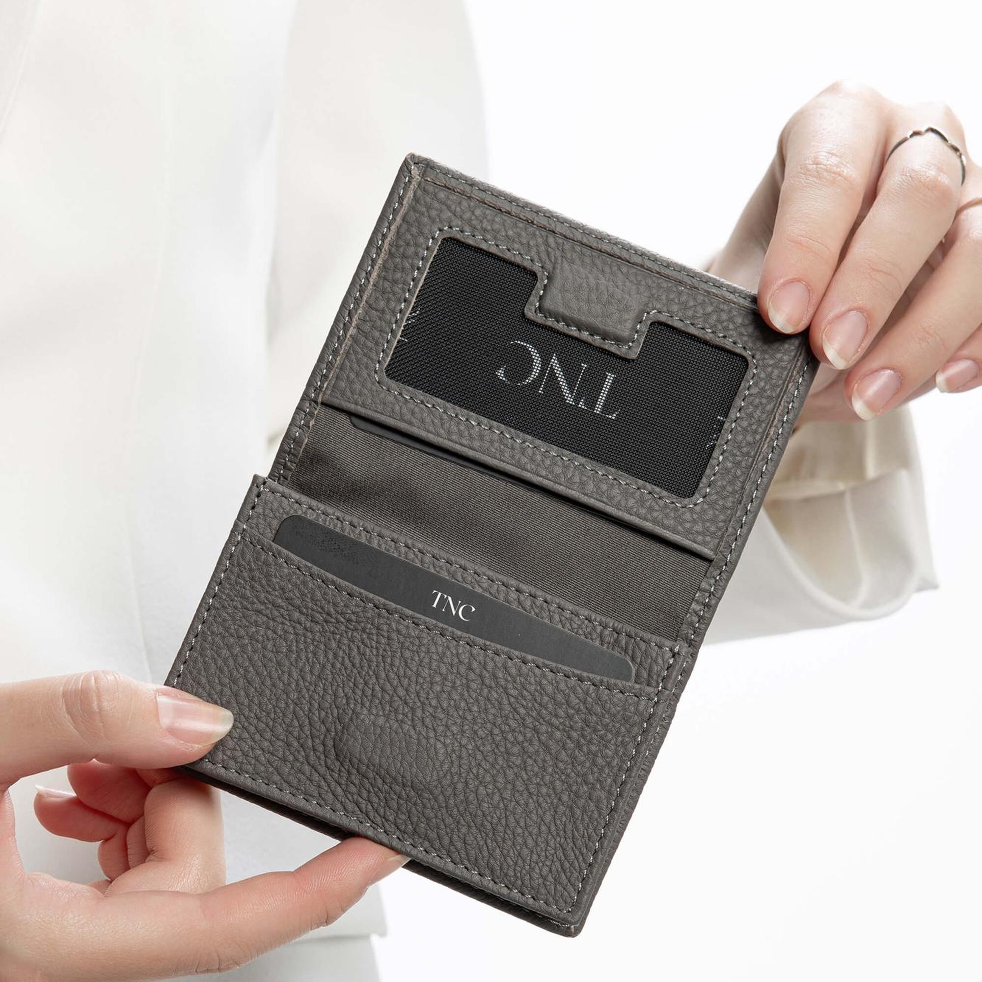 Tamer Tanca Kadın Hakiki Deri Gri Kartlık