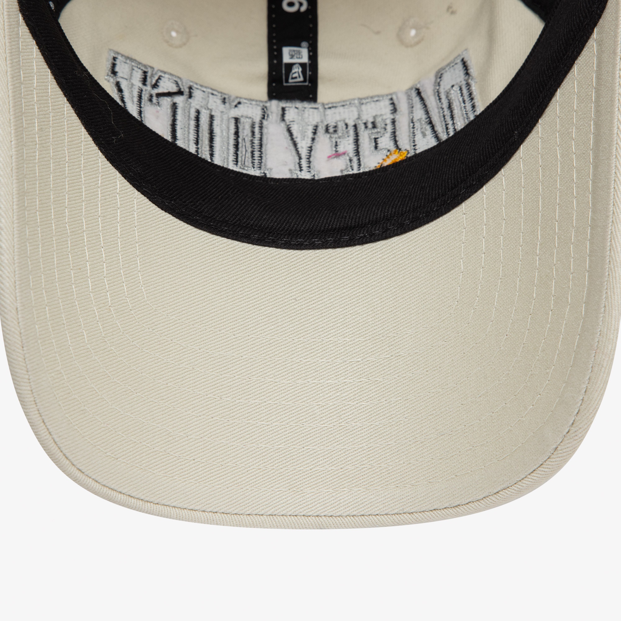 New Era 920 Duffy Duck Kadın Bej Şapka