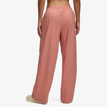  Under Armour Unstoppable Parachute Kadın Pembe Eşofman Altı