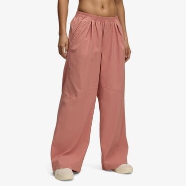  Under Armour Unstoppable Parachute Kadın Pembe Eşofman Altı