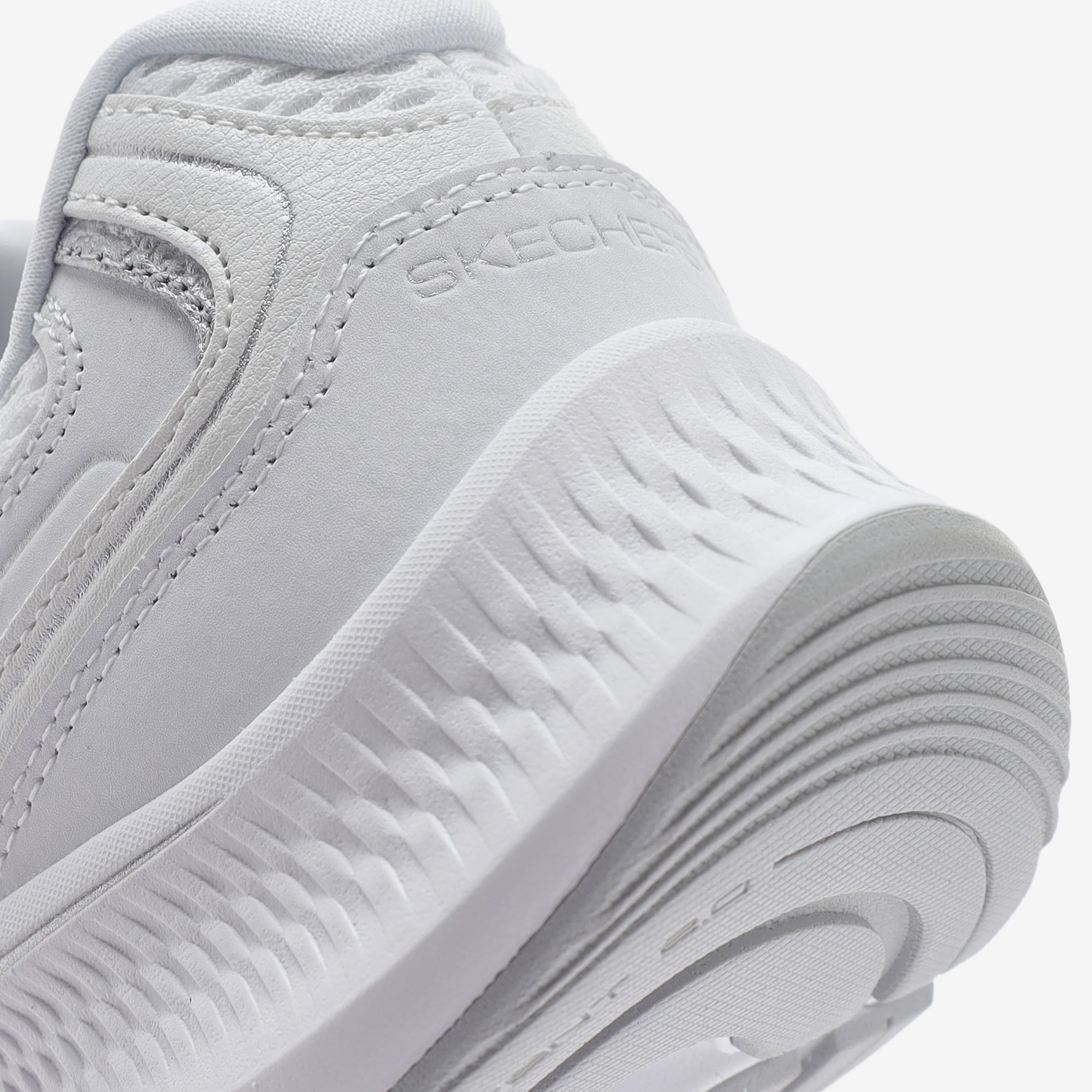 Skechers Go Run Consistent 2.0 Strava Kadın Beyaz Koşu Ayakkabısı