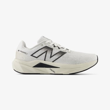  New Balance FuelCell Propel v5 Erkek Beyaz Spor Ayakkabı