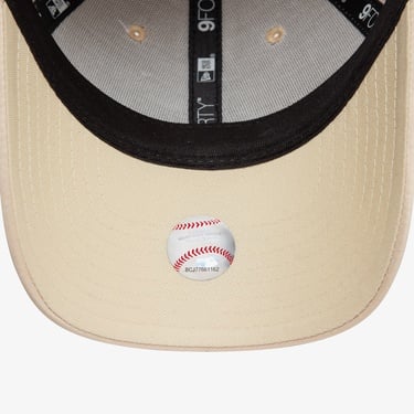  New Era New York Yankees Satin 9Forty Kadın Bej Şapka