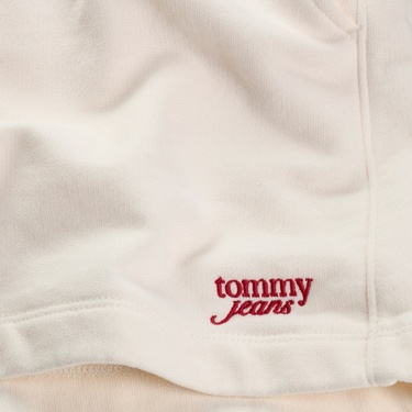  Tommy Jeans Script Kadın Beyaz Şort