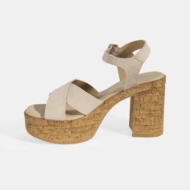  Kadın Bej Ayarlanabilir Tokalı Topuklu Süet Sandalet