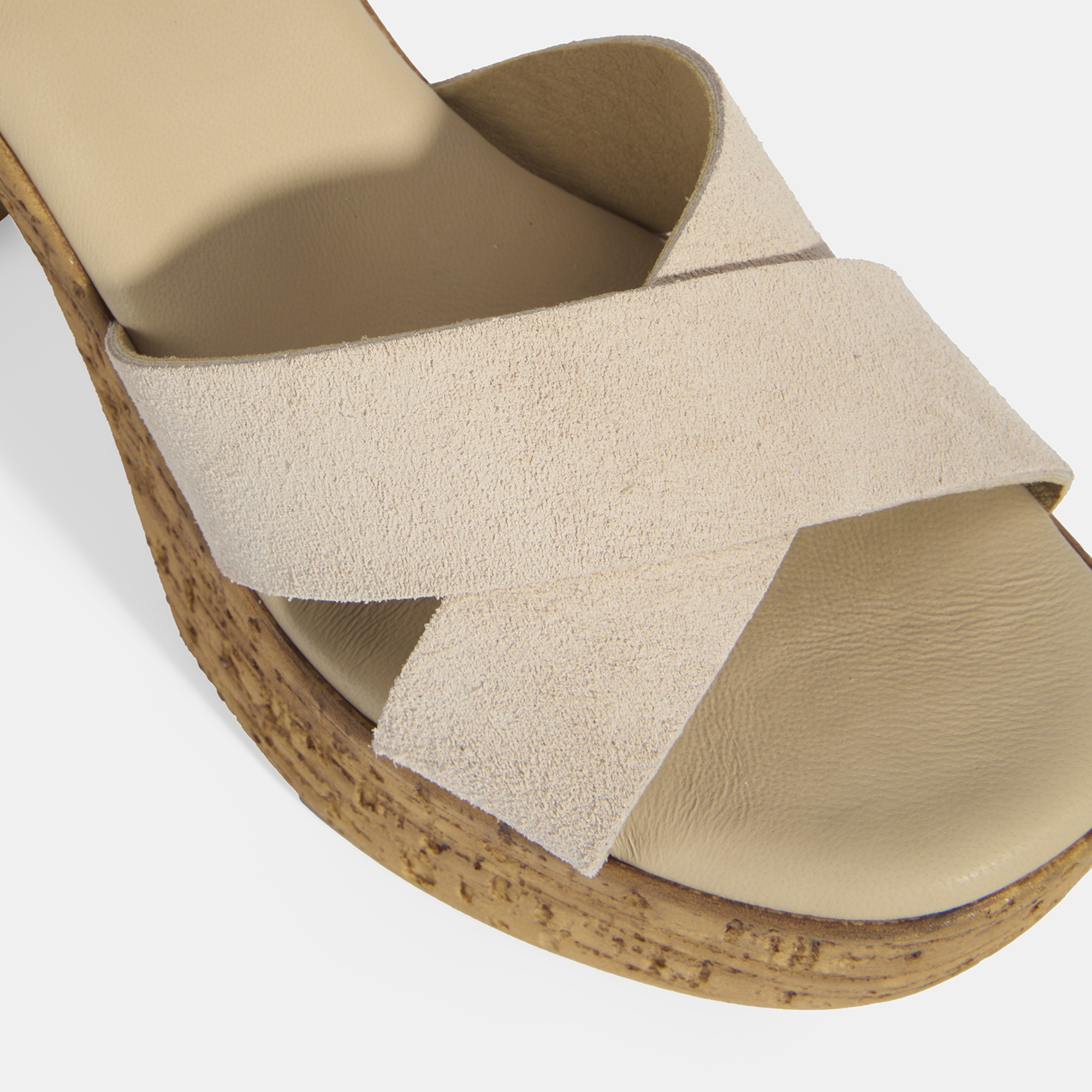 Kadın Bej Ayarlanabilir Tokalı Topuklu Süet Sandalet