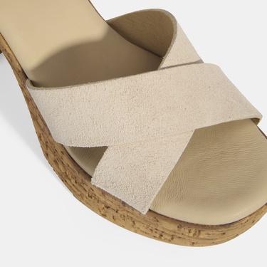  Kadın Bej Ayarlanabilir Tokalı Topuklu Süet Sandalet