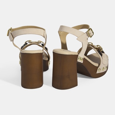  Kadın Bej Aksesuar Detaylı Ayarlanabilir Tokalı Süet Topuklu Sandalet