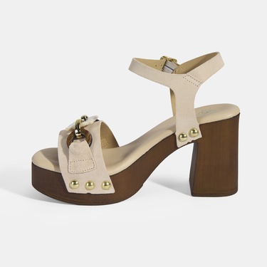  Kadın Bej Aksesuar Detaylı Ayarlanabilir Tokalı Süet Topuklu Sandalet