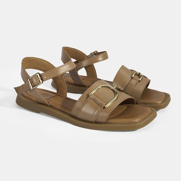  Taba Kadın Metal Aksesuarlı Ayarlanabilir Tokalı Deri Sandalet