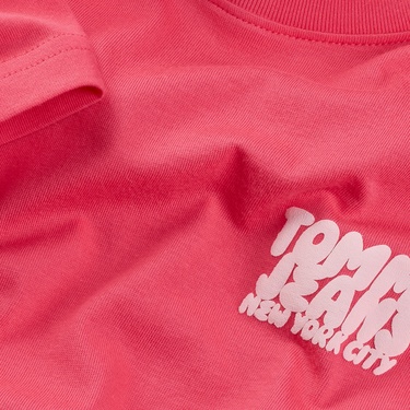  Tommy Jeans Regular Bubble Kadın Pembe T-Shirt